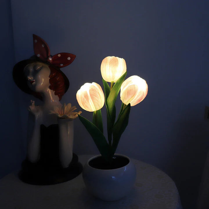 Tulip LED Desk Lamp in Ceramic Vase – Warm Ambient Light